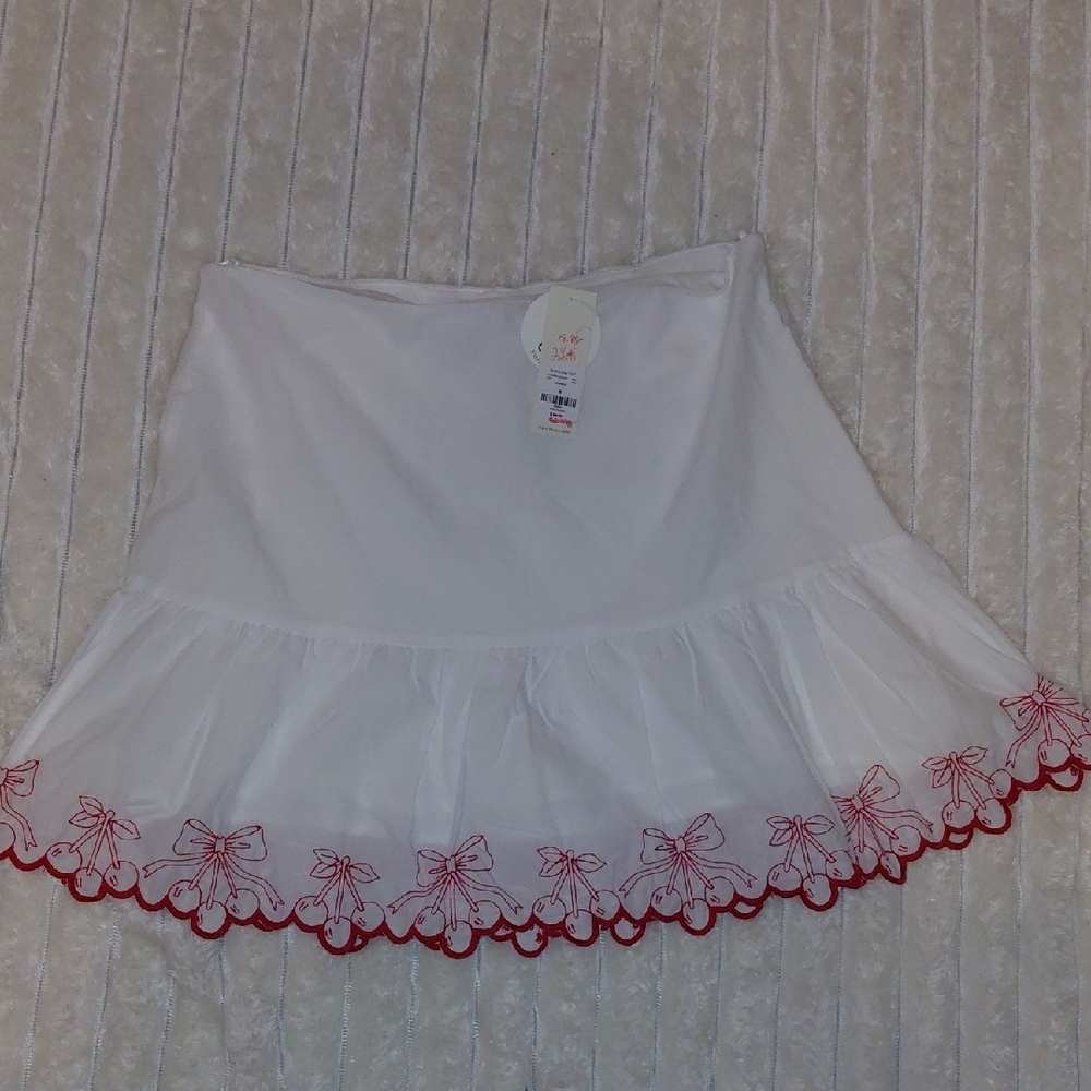 NWT White And Red Cherry Embroidered Trim Linen Mini Skirt - Picture 1 of 5